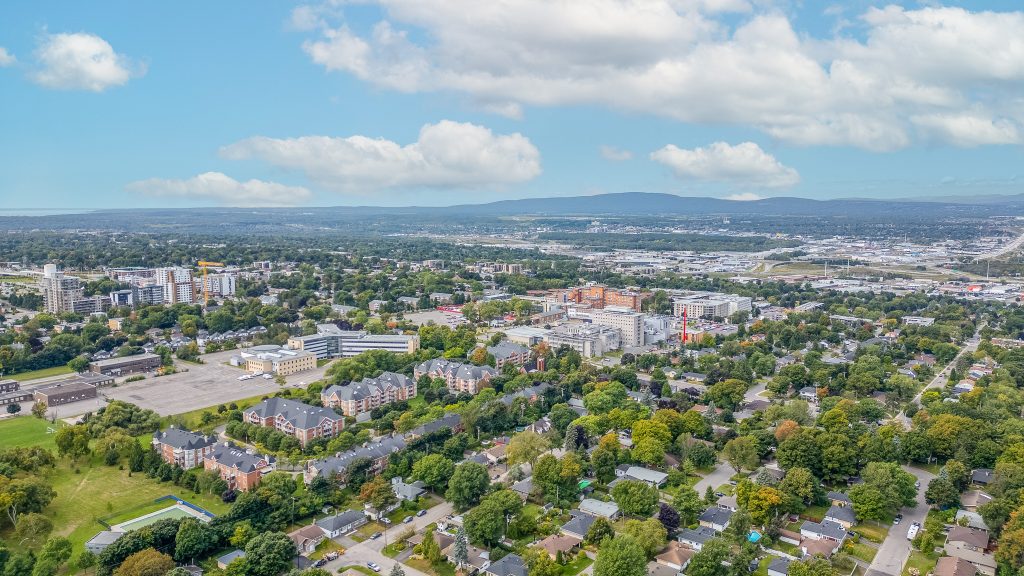 Vue aérienne d’un quartier résidentiel de Sainte-Foy à Québec